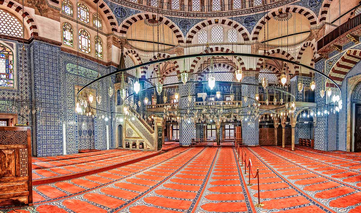 Rustem-Pasa-Mosque-Interior.jpg
