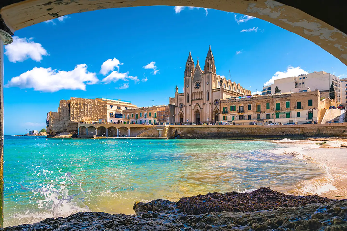iStock-1487116739-EDITED-HEADERMOBILE.webp