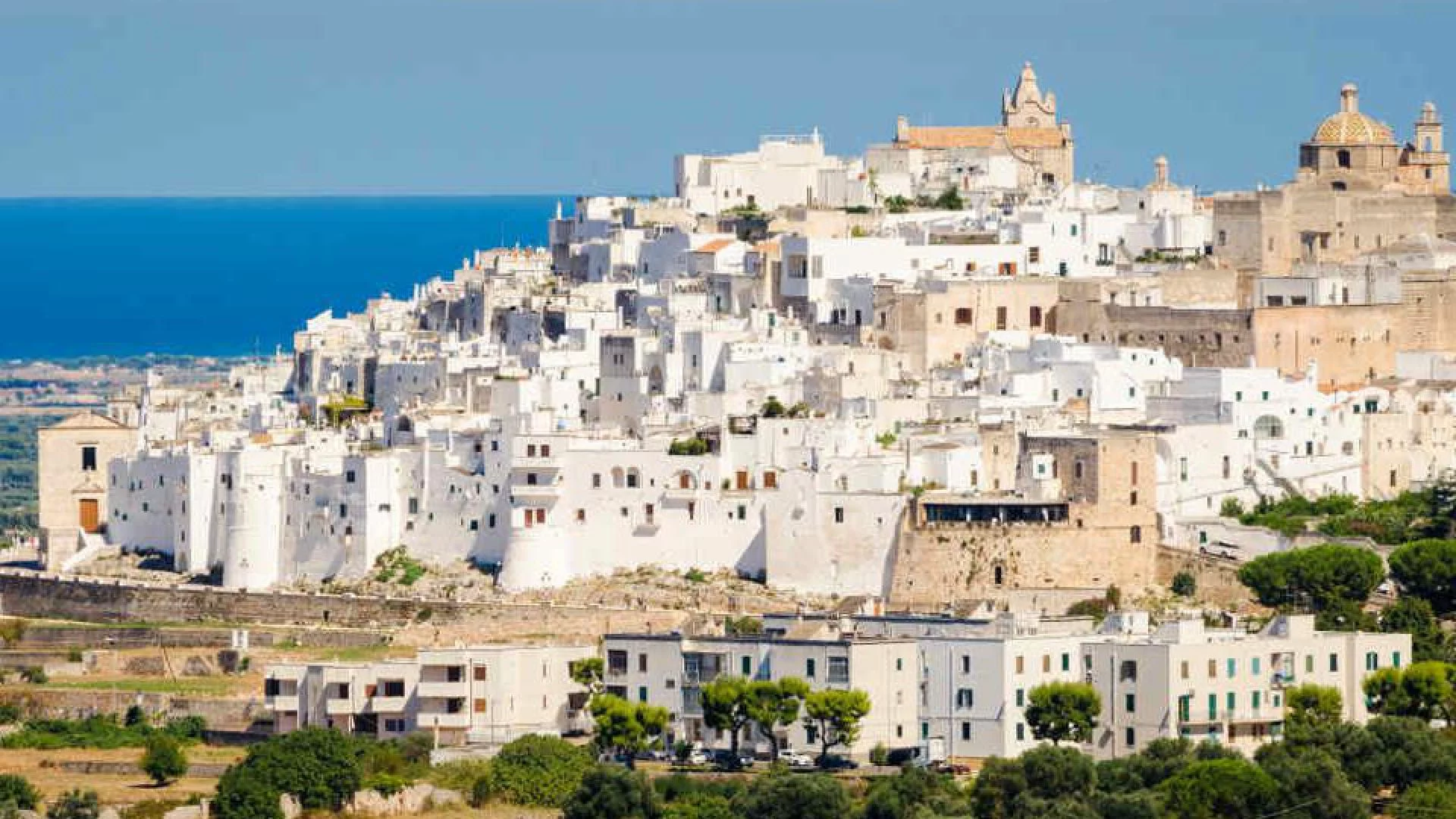 mare-Ostuni-Puglia-città-bianca-6qx5dce3ylnismvlfovxcwg5qf3xovtiwb6pytcgpps.webp
