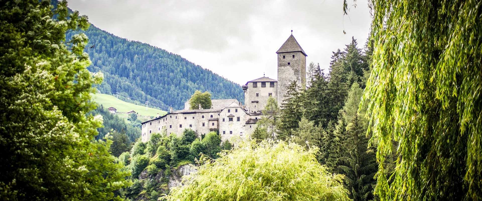 schloss-taufers-3.webp