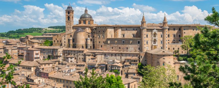 shutterstock_1090044326-1-768x310.jpg